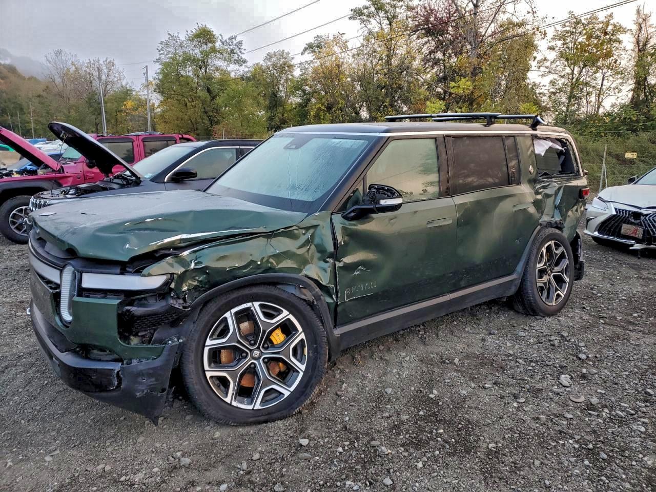 2023 Rivian R1S Launch Edition, VIN 7PDSGABLXPN020988 — Фото с аукциона