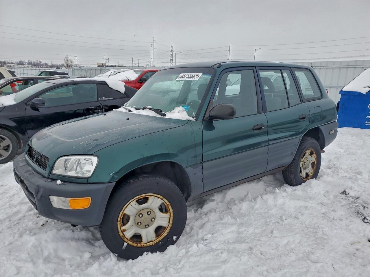1998 Toyota RAV4, VIN JT3GP10V5W0030409 — Front end