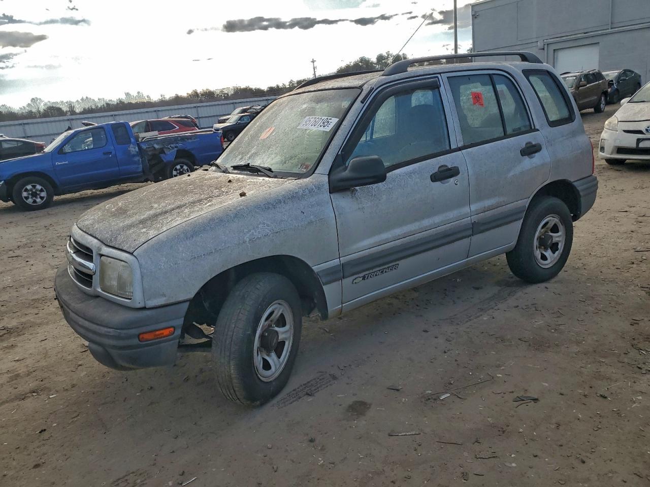 2000 Chevrolet Tracker, VIN 2CNBJ13C7Y6907750 — Minor dents and scratches