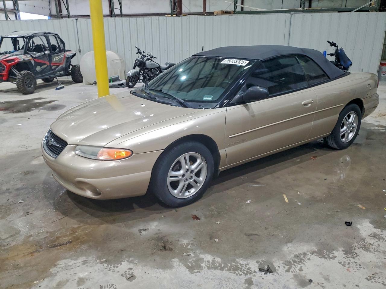 2000 Chrysler Sebring JXi, VIN 3C3EL55HXYT276102 — Фото с аукциона 1 of 4