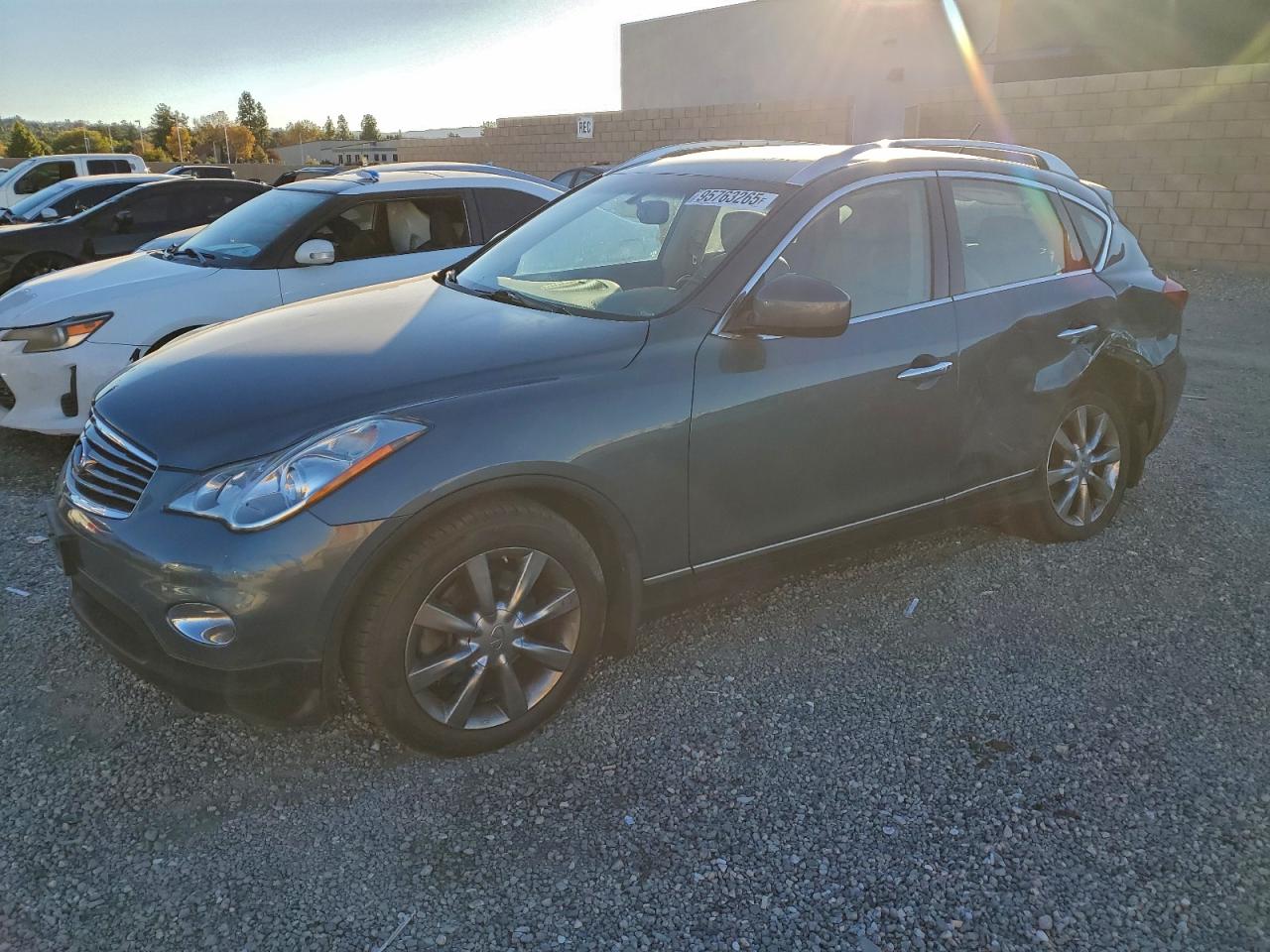 2009 Infiniti EX Journey, VIN JNKAJ09F39M950530 — Side