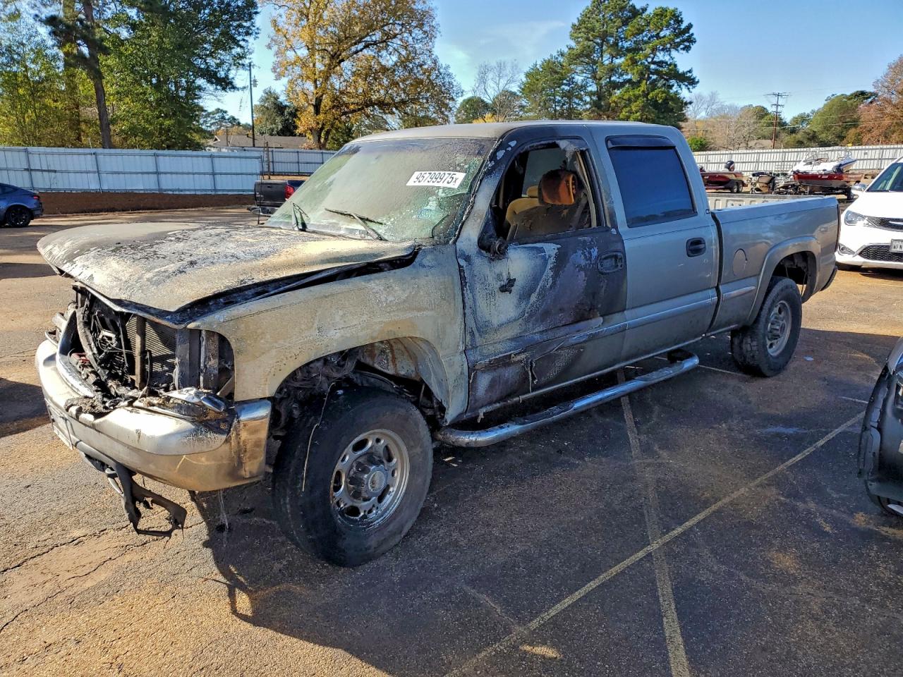 2002 GMC Sierra 1500HD SLE, VIN 1GTGC13U32F247636 — Engine fire