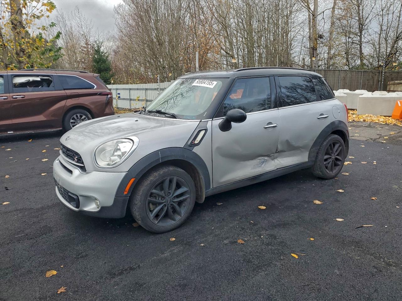 2015 MINI Countryman S, VIN WMWZC3C52FWP53202 — Side
