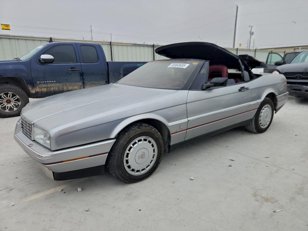 1987 Cadillac Allante, VIN 1G6VR3170HU100518 — Roof