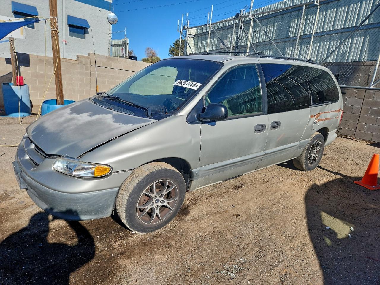 1996 Dodge Caravan SE, VIN 1B4GP44R6TB125908 — Rear end