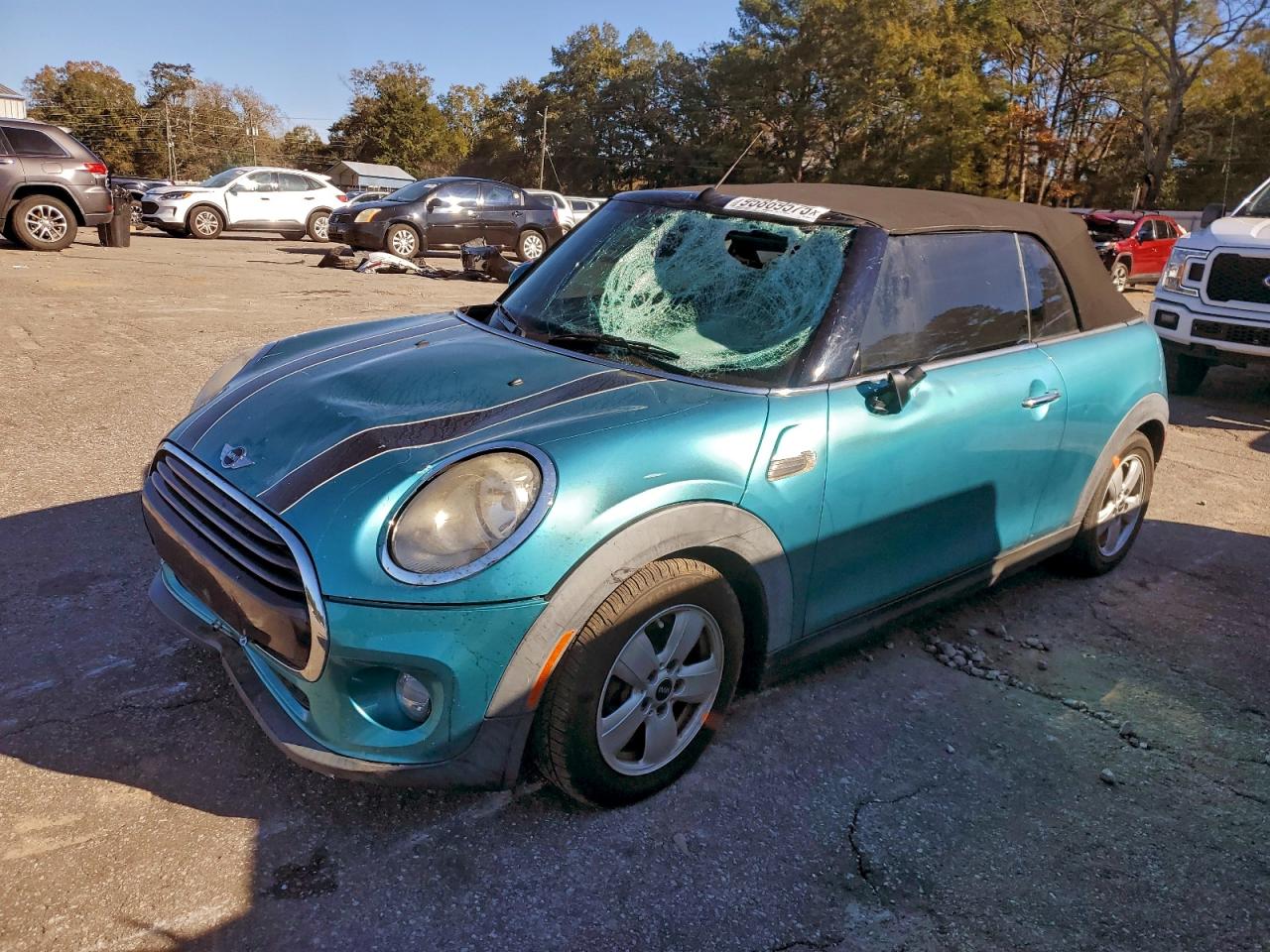 2017 MINI Convertible Cooper, VIN WMWWG5C35H3C99326 — Перед