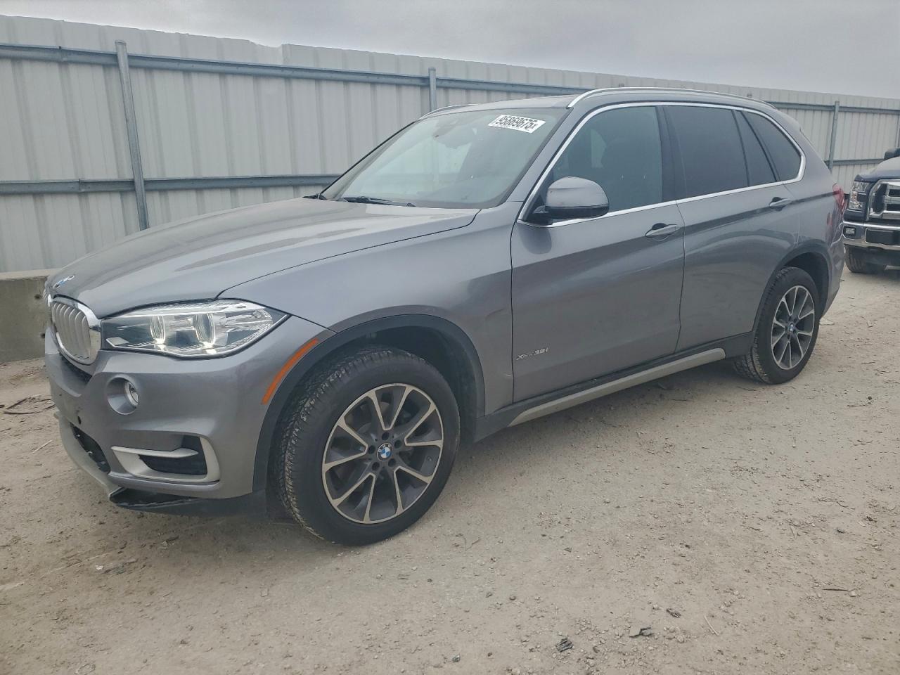 2018 BMW X5 xDrive35i, VIN 5UXKR0C52JL070443 — Front end