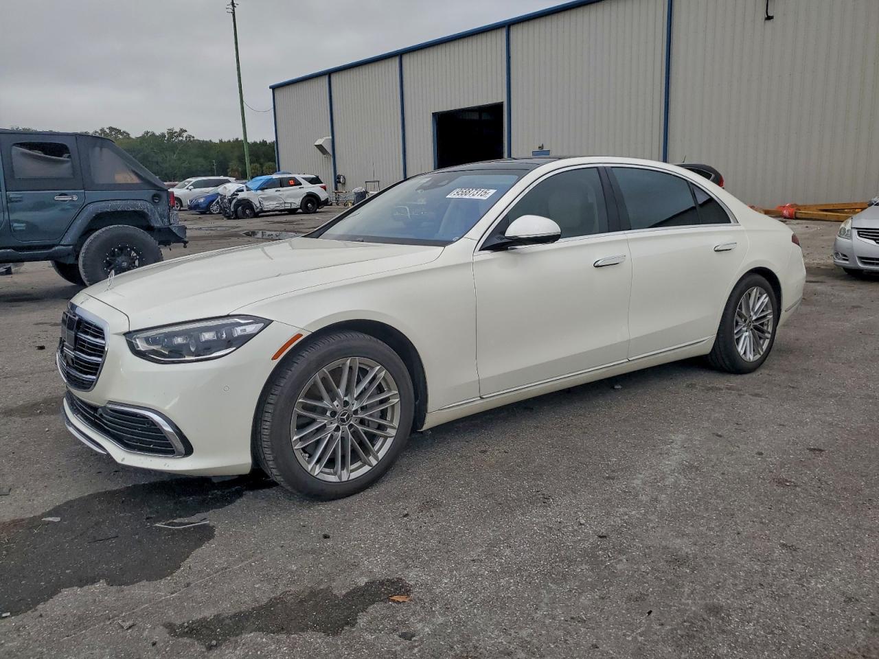 2021 Mercedes-Benz S 580, VIN W1K6G7GB2MA042424 — Rear end