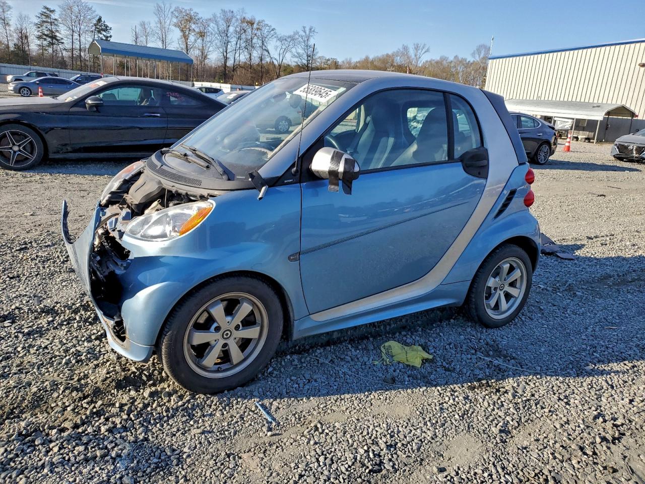 2013 Smart fortwo Pure, VIN WMEEJ3BA2DK663396 — Перед