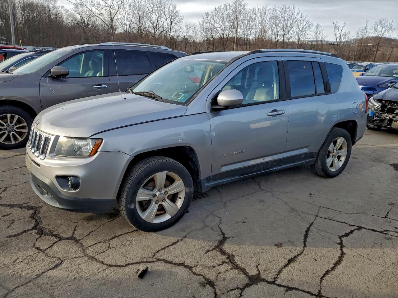 2017 Jeep Compass High Altitude, VIN 1C4NJDEBXHD107565 — Minor dents and scratches