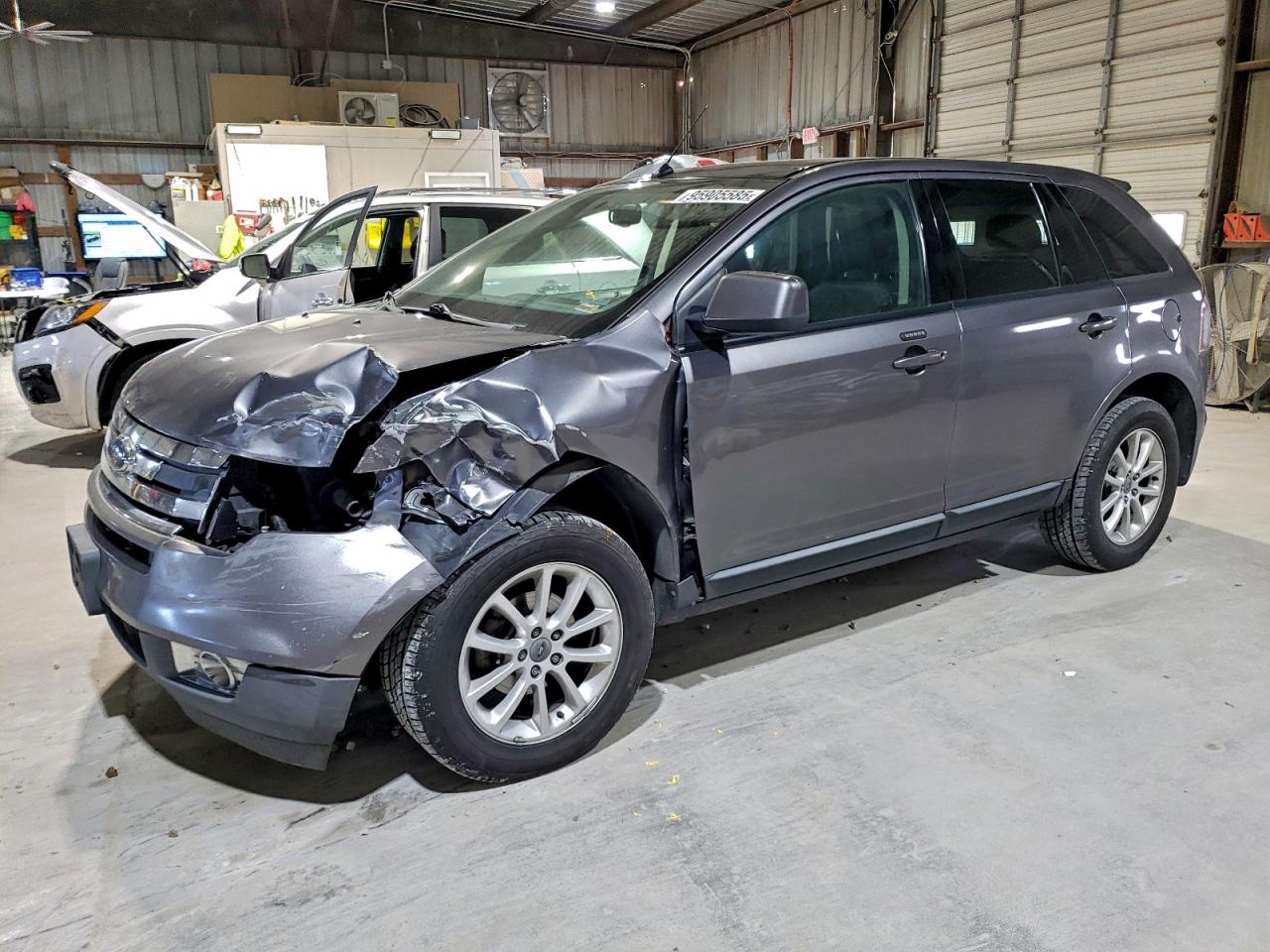 2009 Ford Edge SEL, VIN 2FMDK38C09BA44762 — Front end