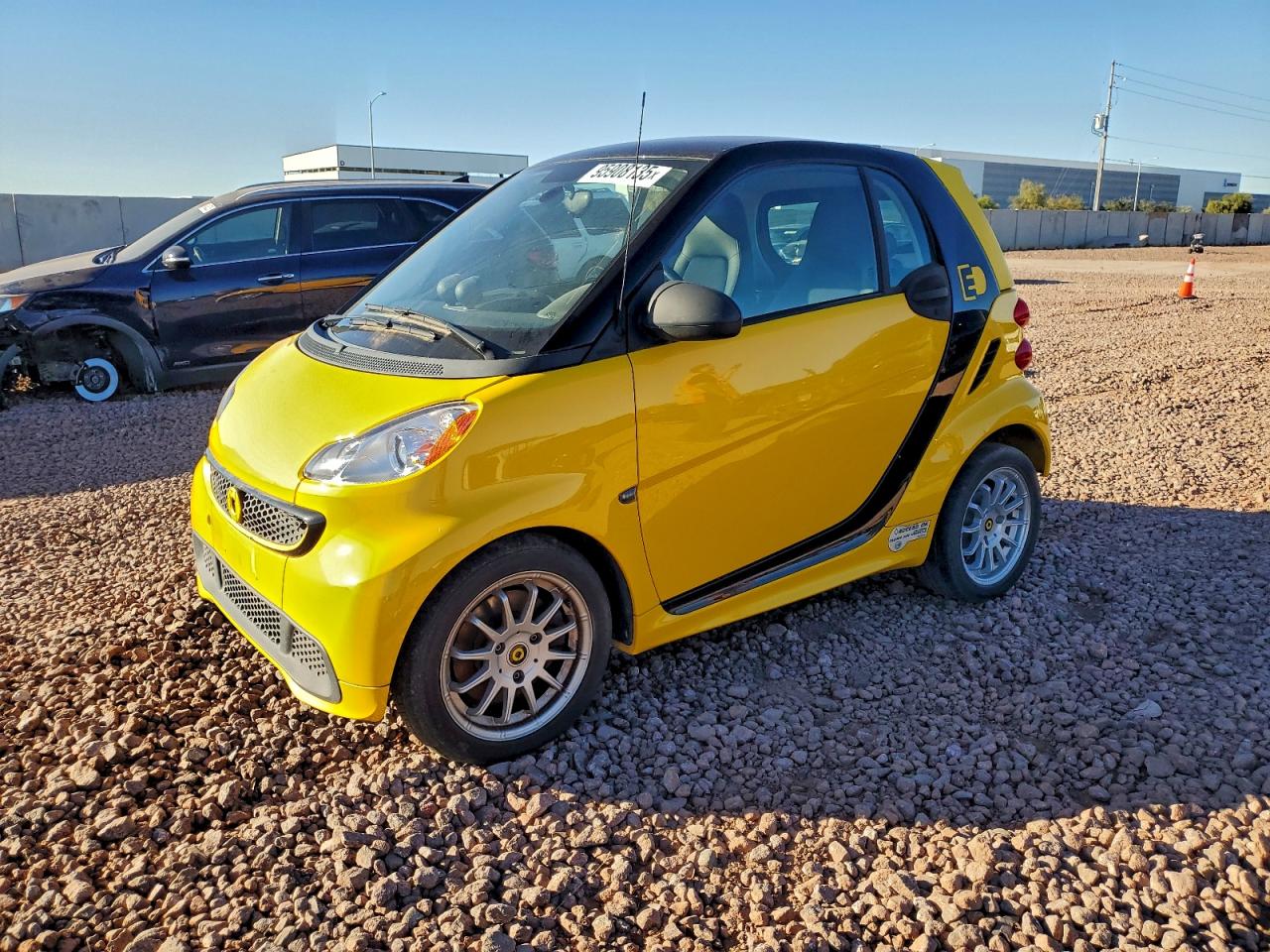 2014 Smart fortwo Passion, VIN WMEEJ9AA7EK750183 — Minor dents and scratches