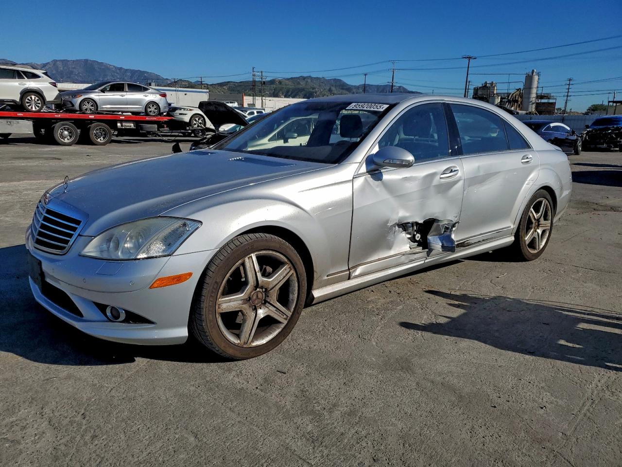 2008 Mercedes-Benz S 550, VIN WDDNG71X08A197804 — Side