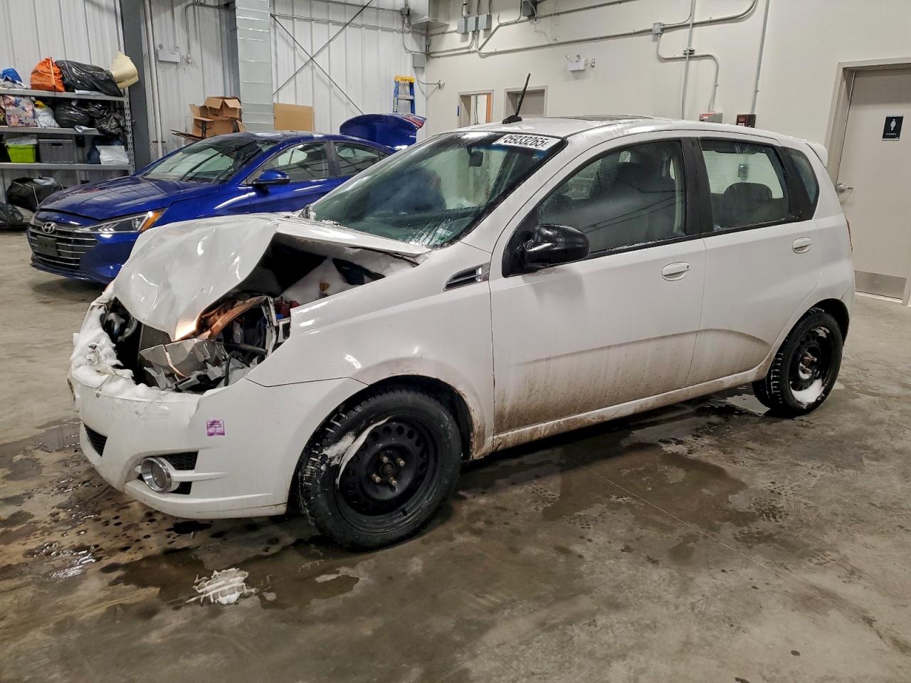 2010 Pontiac G3, VIN 3G2TC6DE6AL118611 — Front end