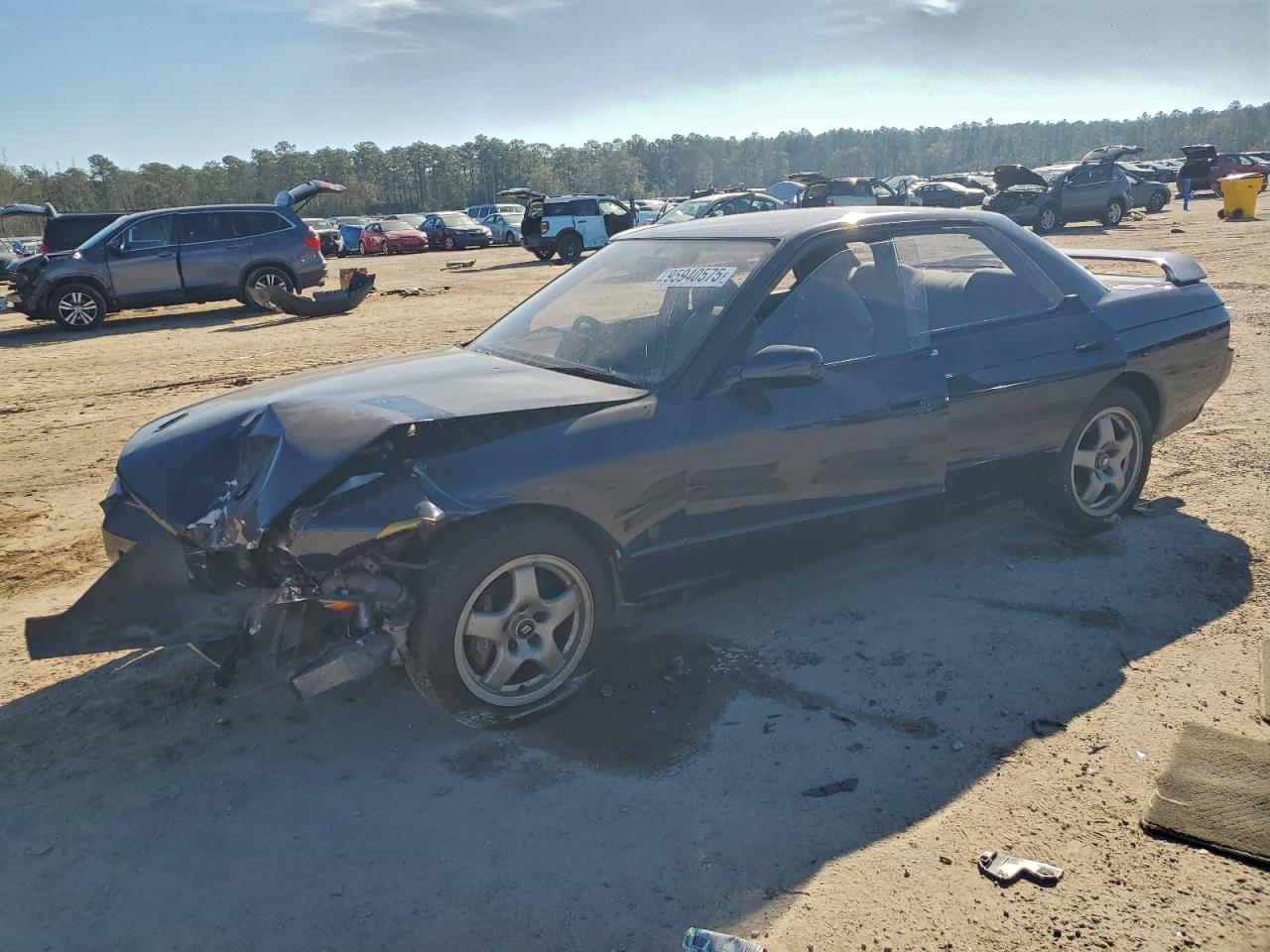 1989 Nissan Skyline, VIN HNR32002549 — Front end