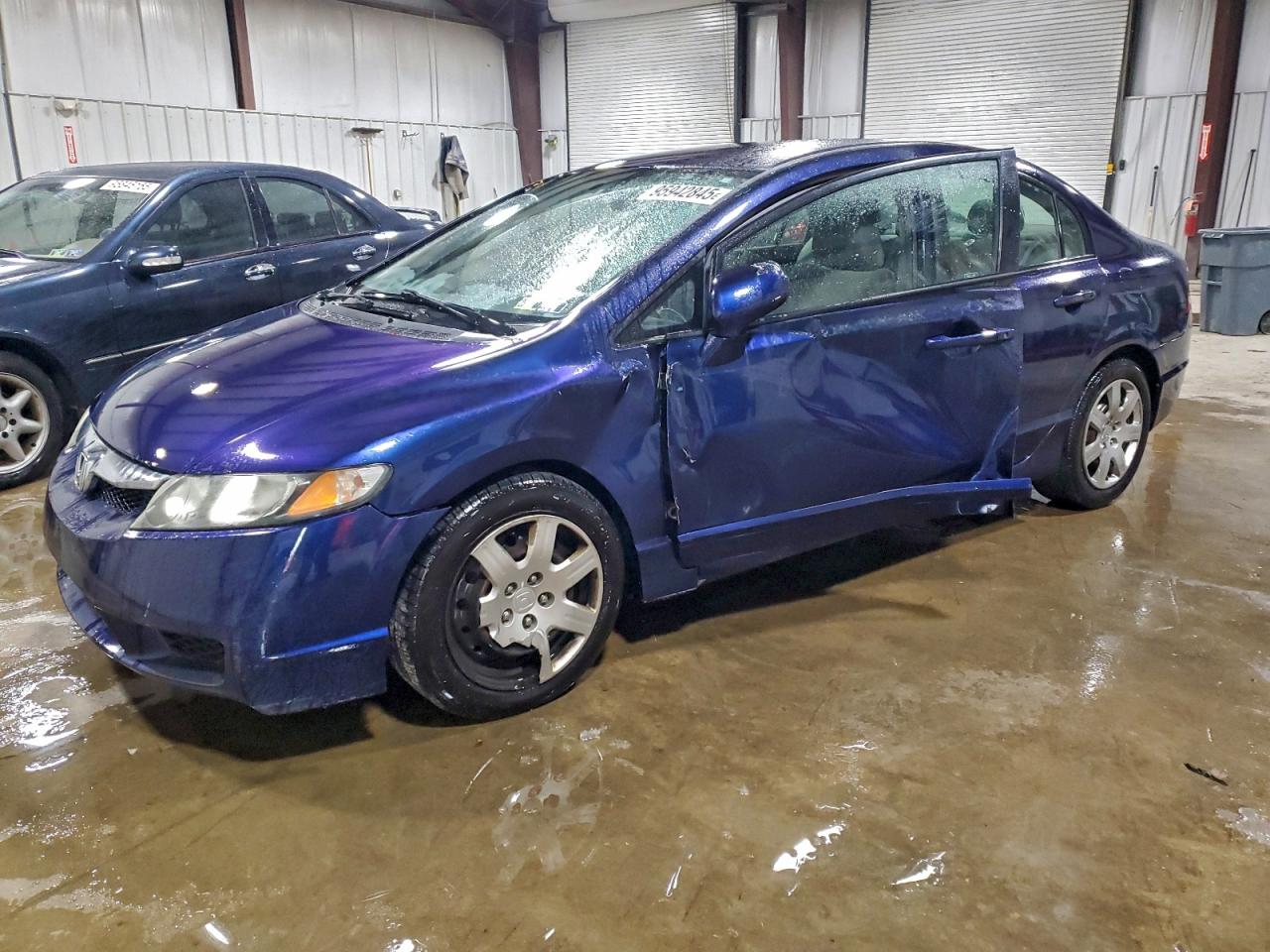 2010 Honda Civic LX, VIN 2HGFA1F54AH502072 — Фото с аукциона
