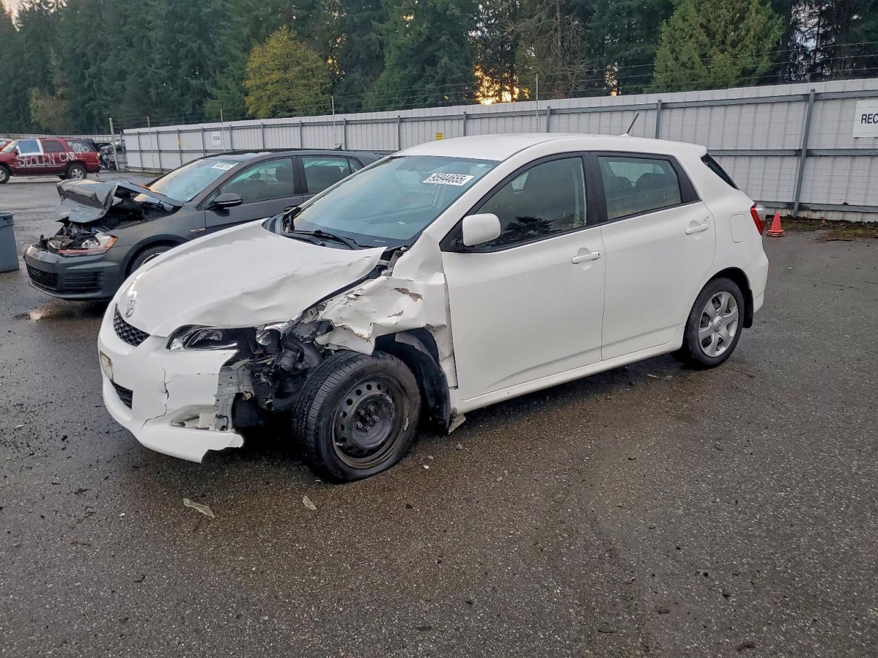 2010 Toyota Matrix, VIN 2T1KU4EE9AC348850 — Front end