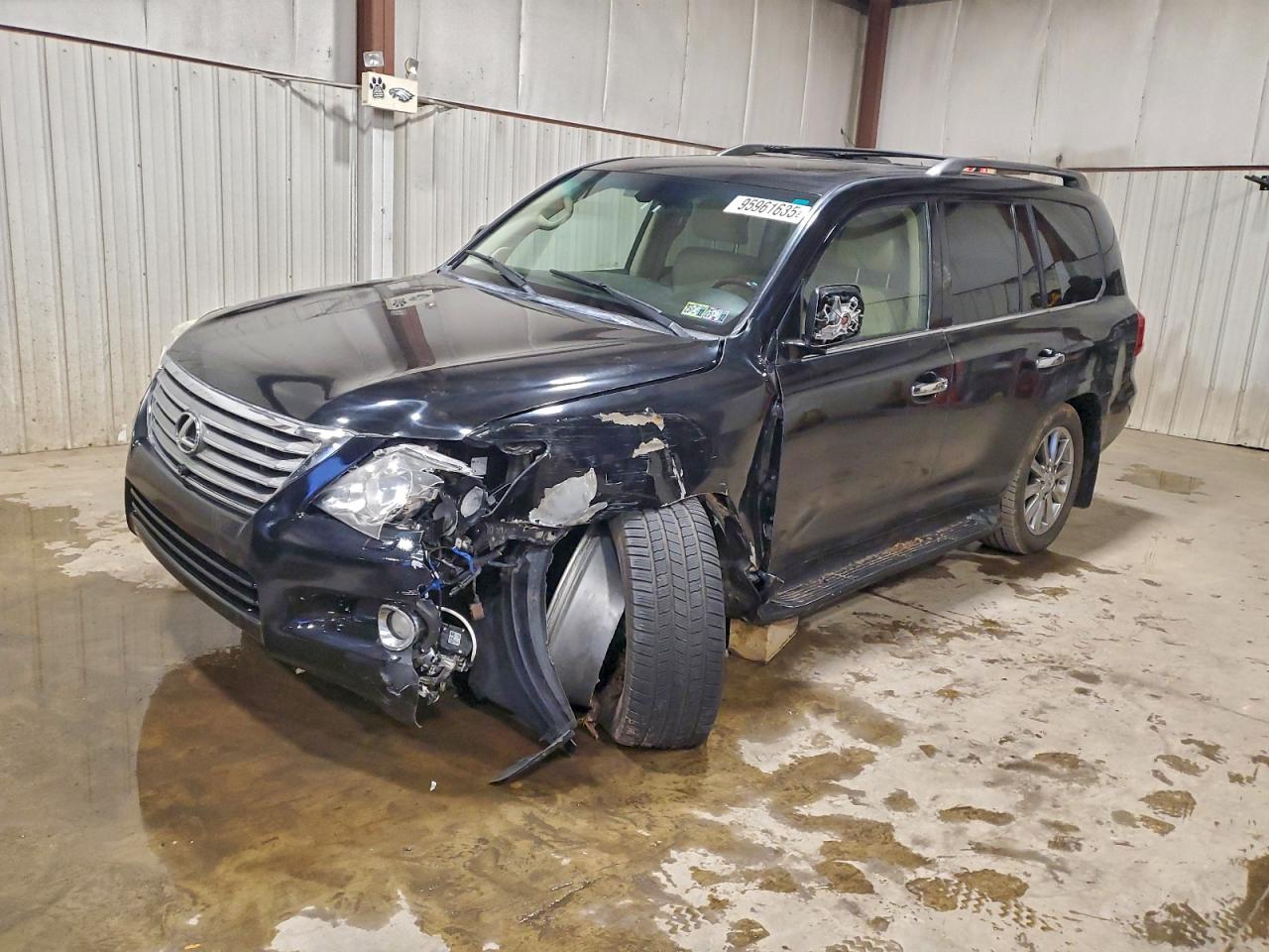 2010 Lexus LX 570, VIN JTJHY7AX3A4053119 — Перед