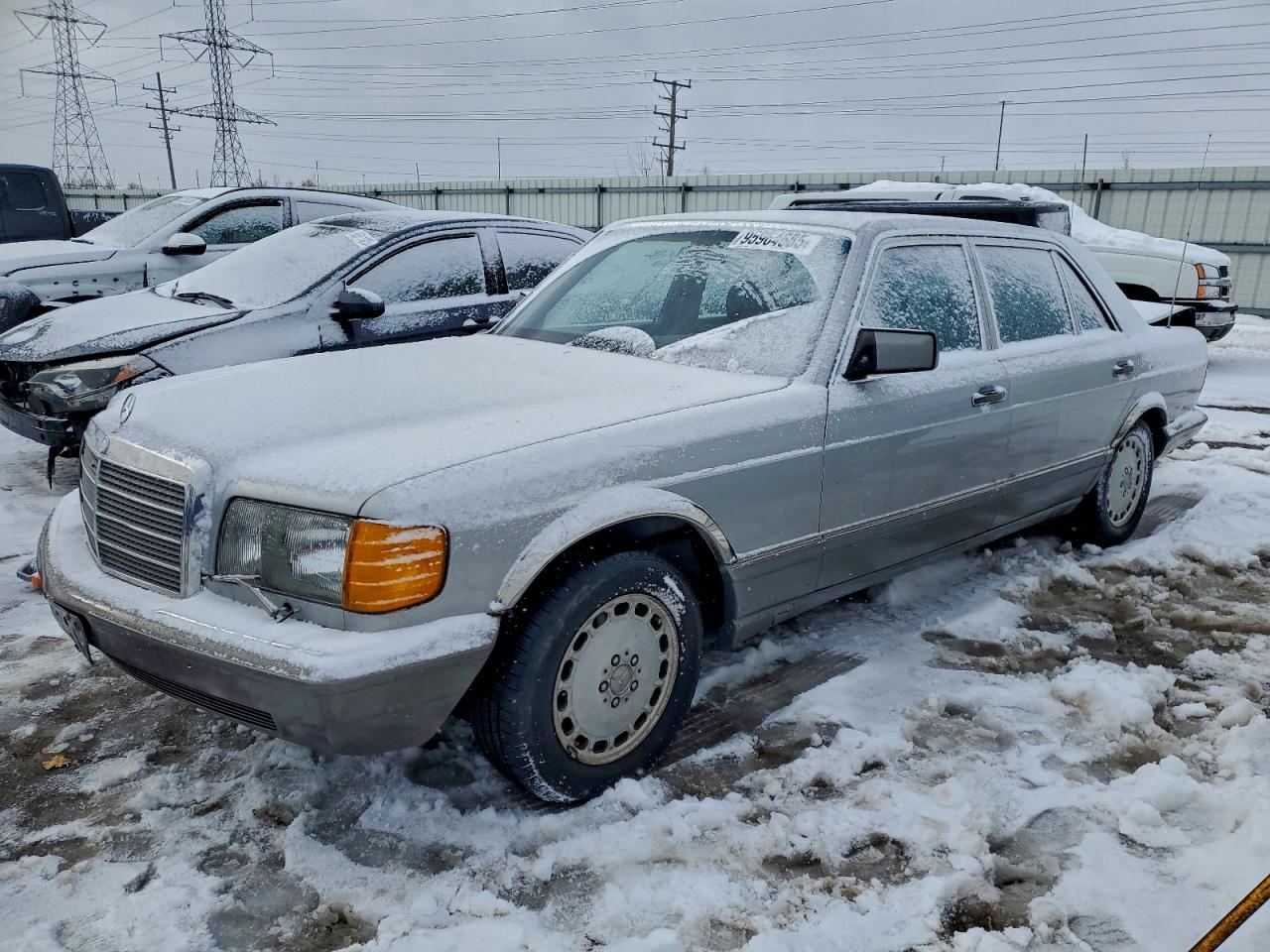 1990 Mercedes-Benz 420 SEL, VIN WDBCA35E4LA498765 — Rear end
