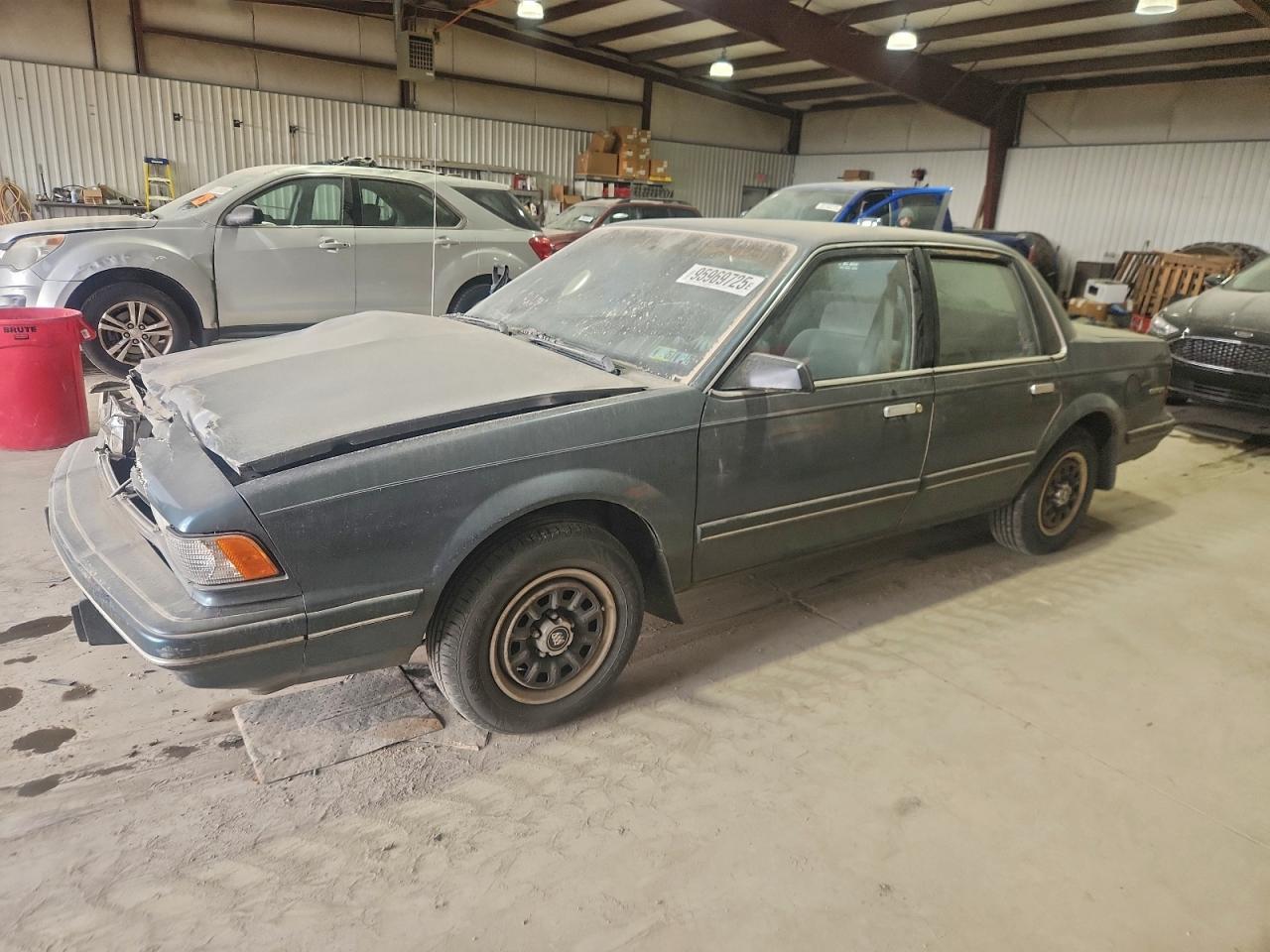 1995 Buick Century Limited SL, VIN 1G4AG55M5S6505472 — Front end