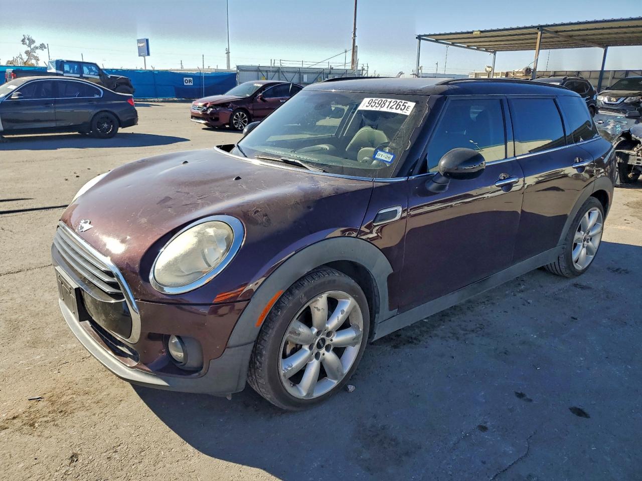 2016 MINI Clubman, VIN WMWLN5C50G2E30354 — Град
