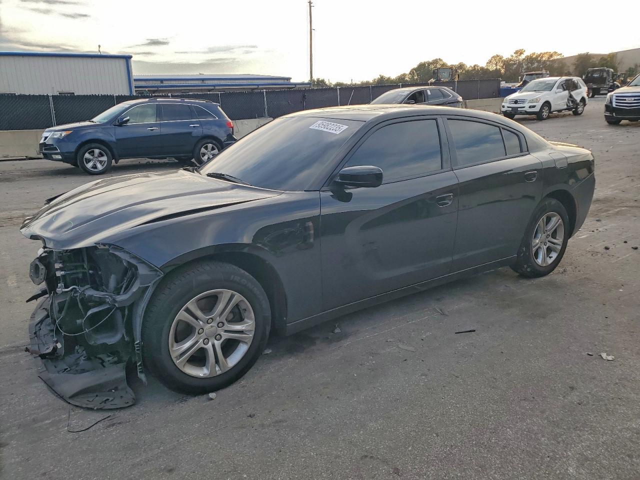 2021 Dodge Charger SXT, VIN 2C3CDXBG0MH548140 — Front end