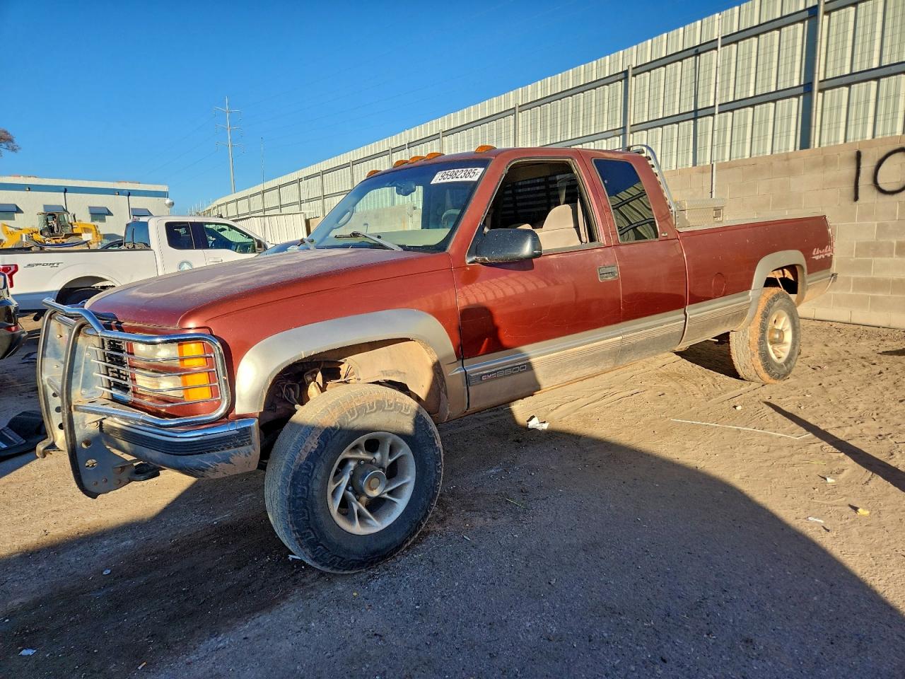 1998 GMC Sierra 2500, VIN 1GTGK29R4WE543367 — Side