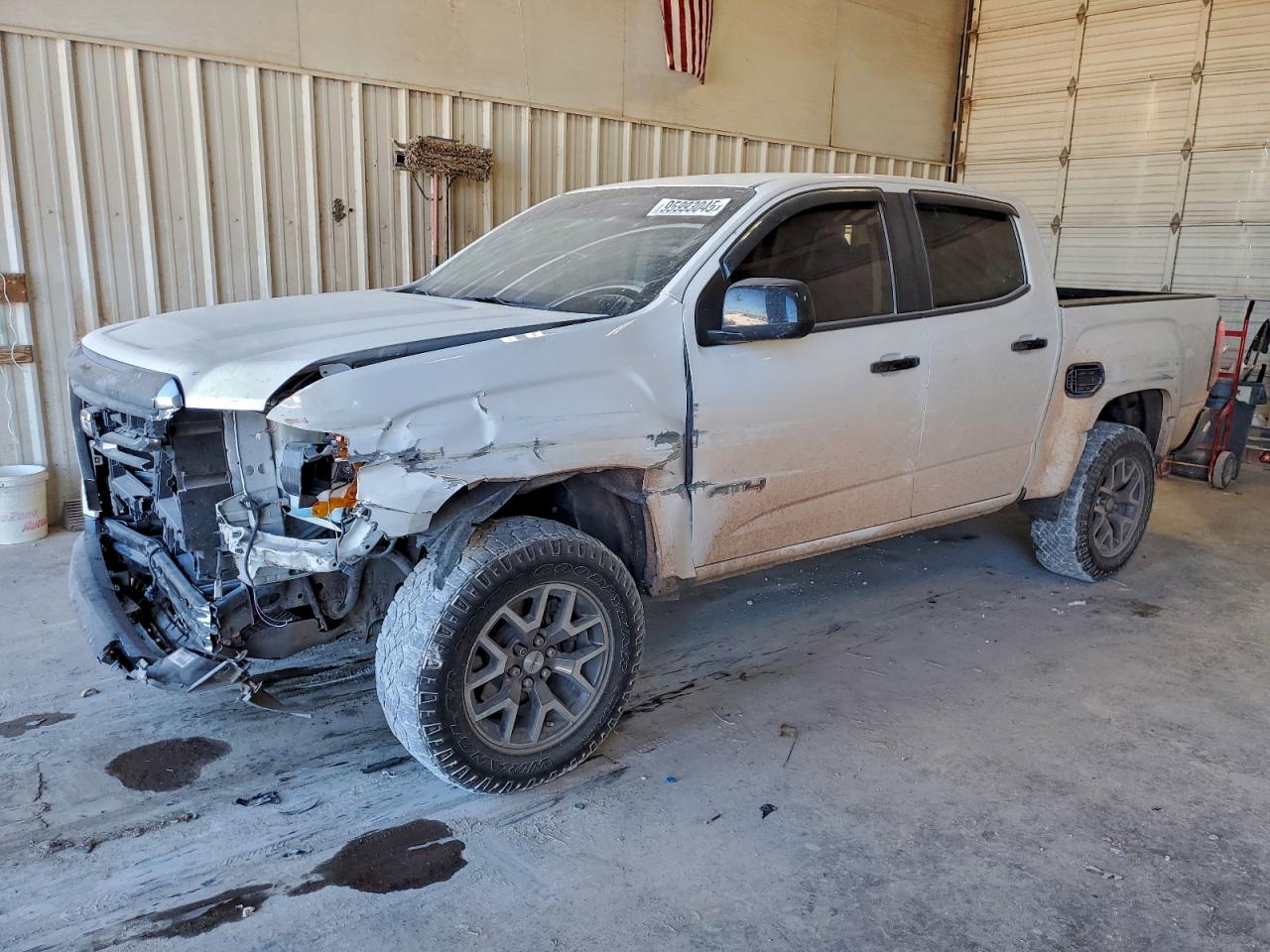 2022 GMC Canyon 4WD AT4, VIN 1GTG6FEN4N1117408 — Front end