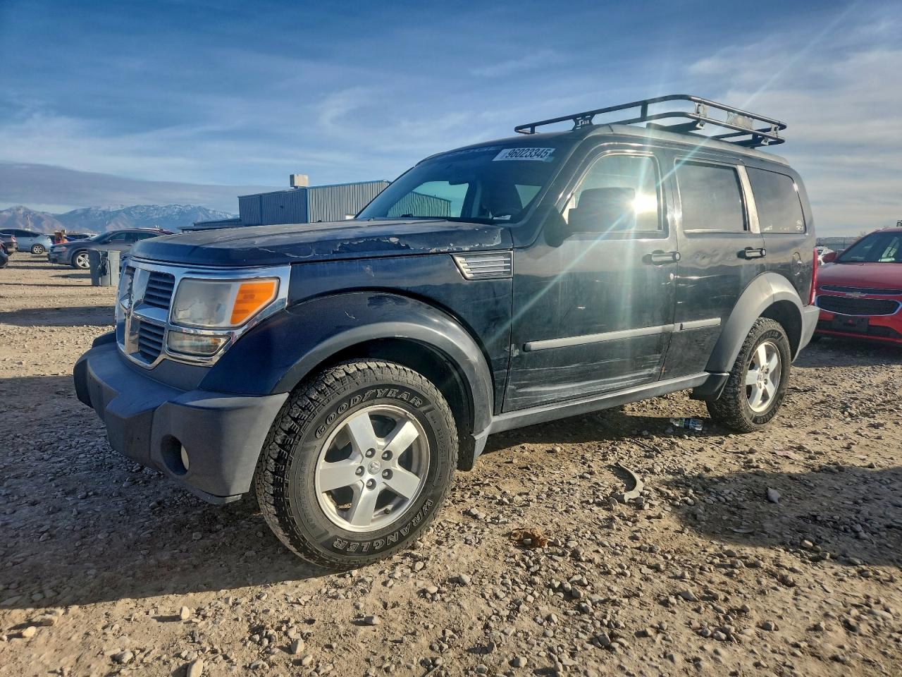2007 Dodge Nitro SXT, VIN 1D8GU28KX7W569340 — Side