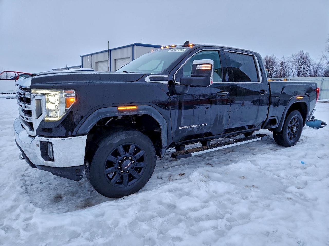 2021 GMC Sierra 2500HD SLE, VIN 1GT49MEYXMF241550 — Side
