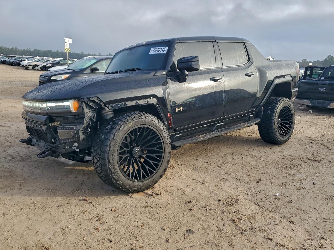 2025 GMC HUMMER EV Pickup, VIN 1GT40DDB7SU114397 — Front end