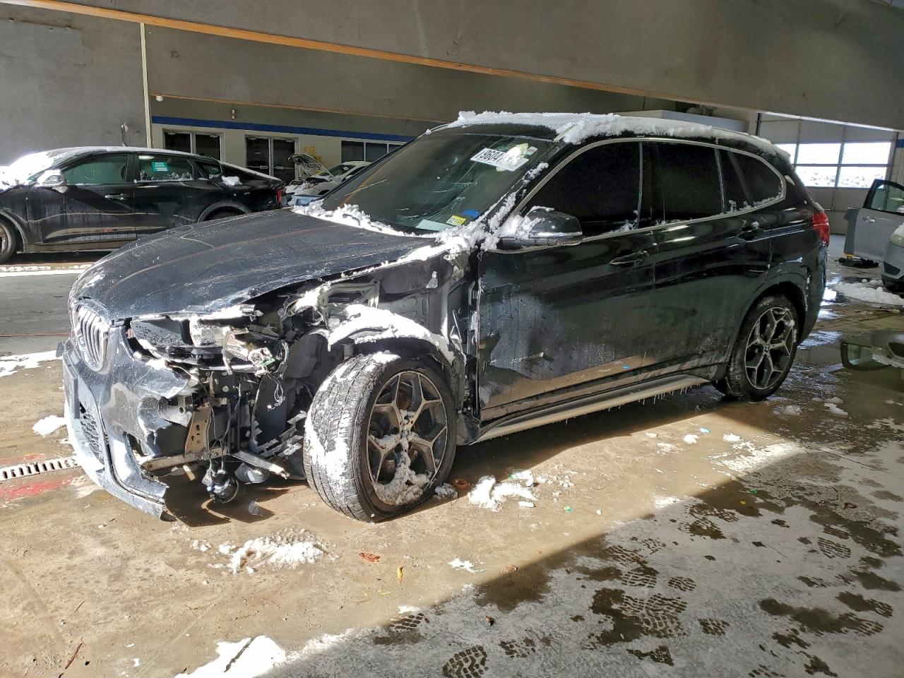 2018 BMW X1 xDrive28i, VIN WBXHT3C32J5K21821 — Front end