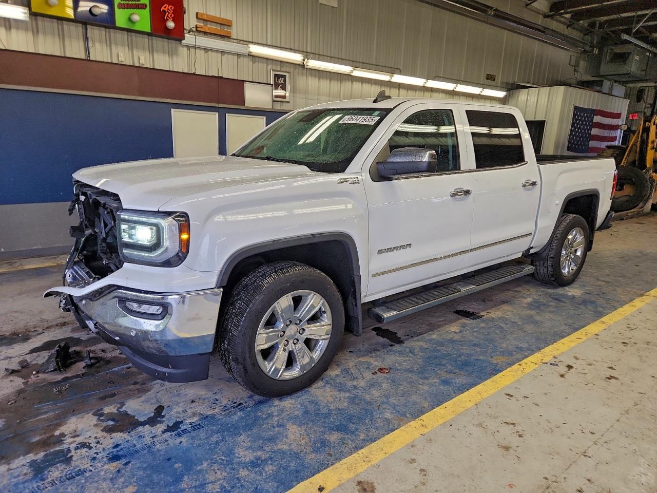 2018 GMC Sierra 1500 SLT, VIN 3GTU2NEC1JG534374 — Front end