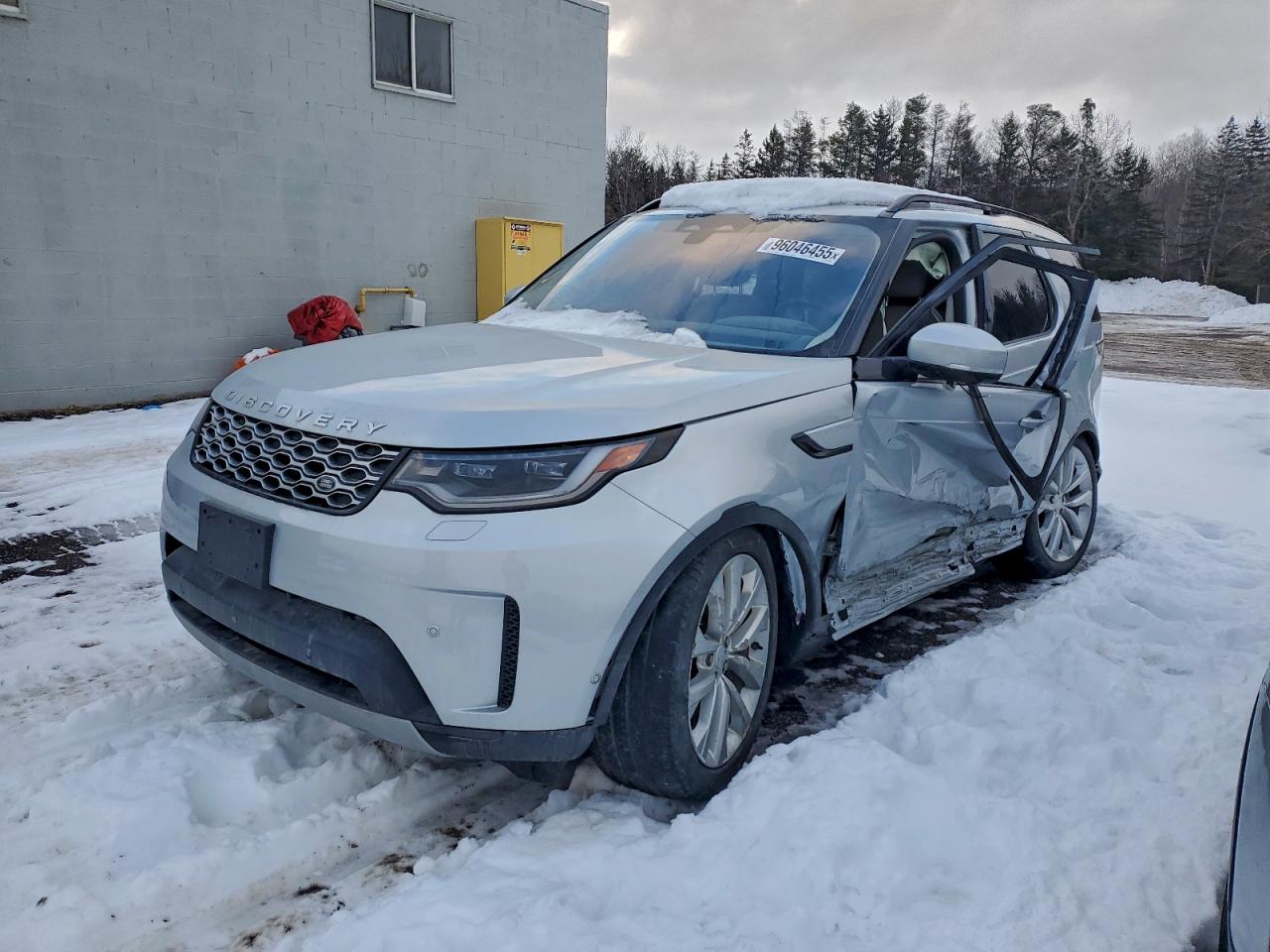 2022 Land Rover Discovery, VIN SALRJ4EU1N2457539 — Side