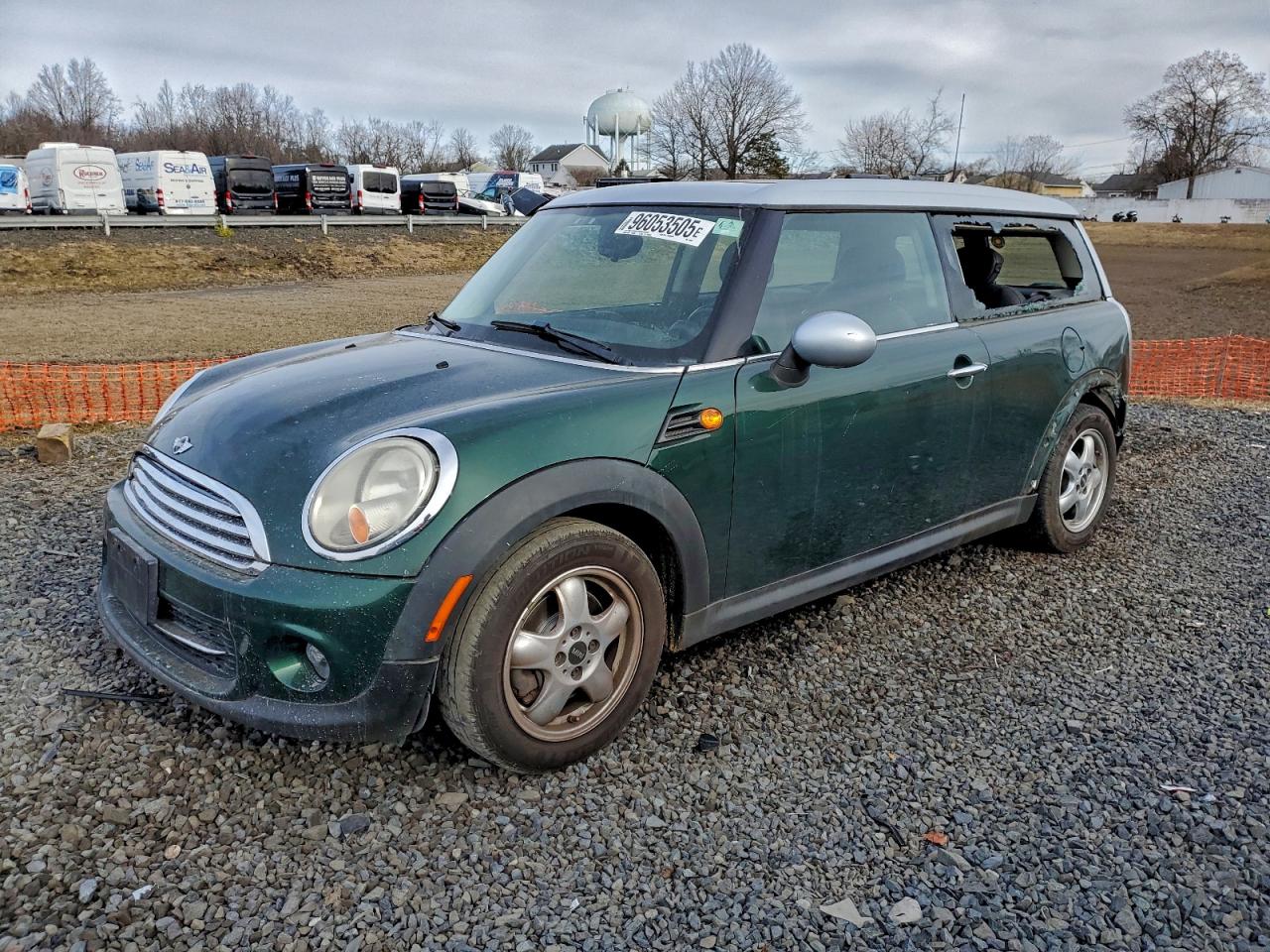 2011 MINI Clubman, VIN WMWZF3C59BT187803 — Вандализм