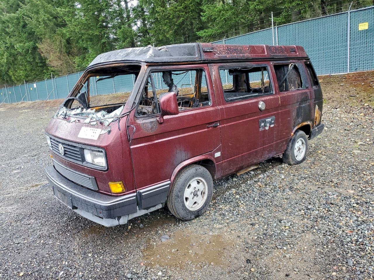1990 Volkswagen Vanagon, VIN WV2ZB0255LH053679 — Пожар в моторном отсеке