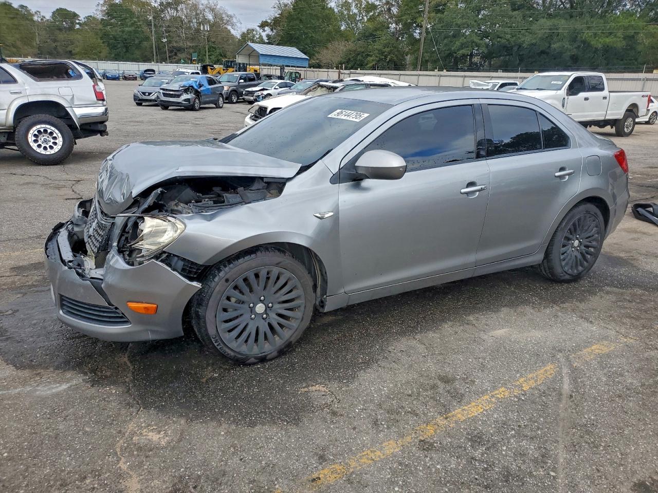 2012 Suzuki Kizashi SE, VIN JS2RF9A33C6100359 — Front end