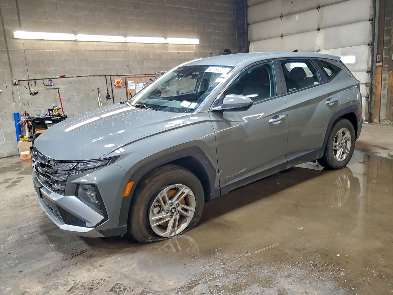 2025 Hyundai Tucson SE, VIN 5NMJACDE8SH579492 — Бок