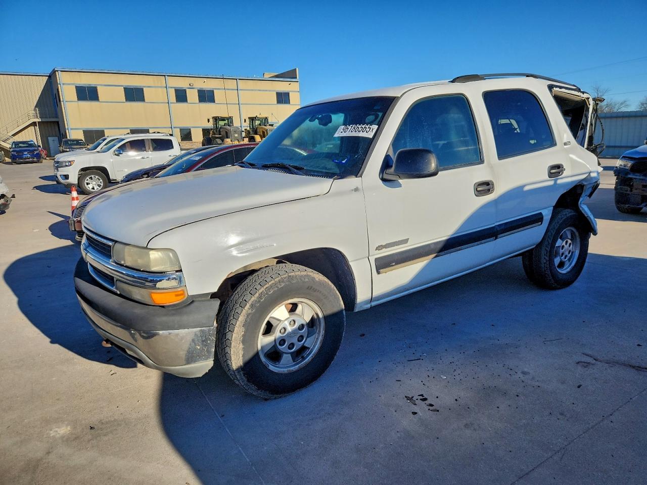 2000 Chevrolet Tahoe LS, VIN 1GNEC13T1YJ175119 — Rear end
