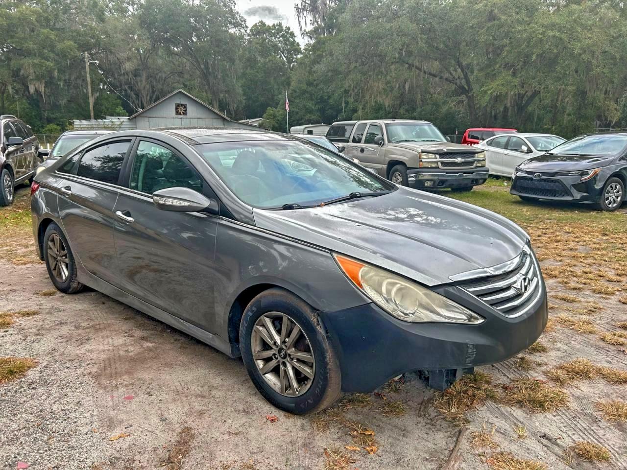 2014 Hyundai Sonata SE, VIN 5NPEC4AC7EH871226 — Auction photo
