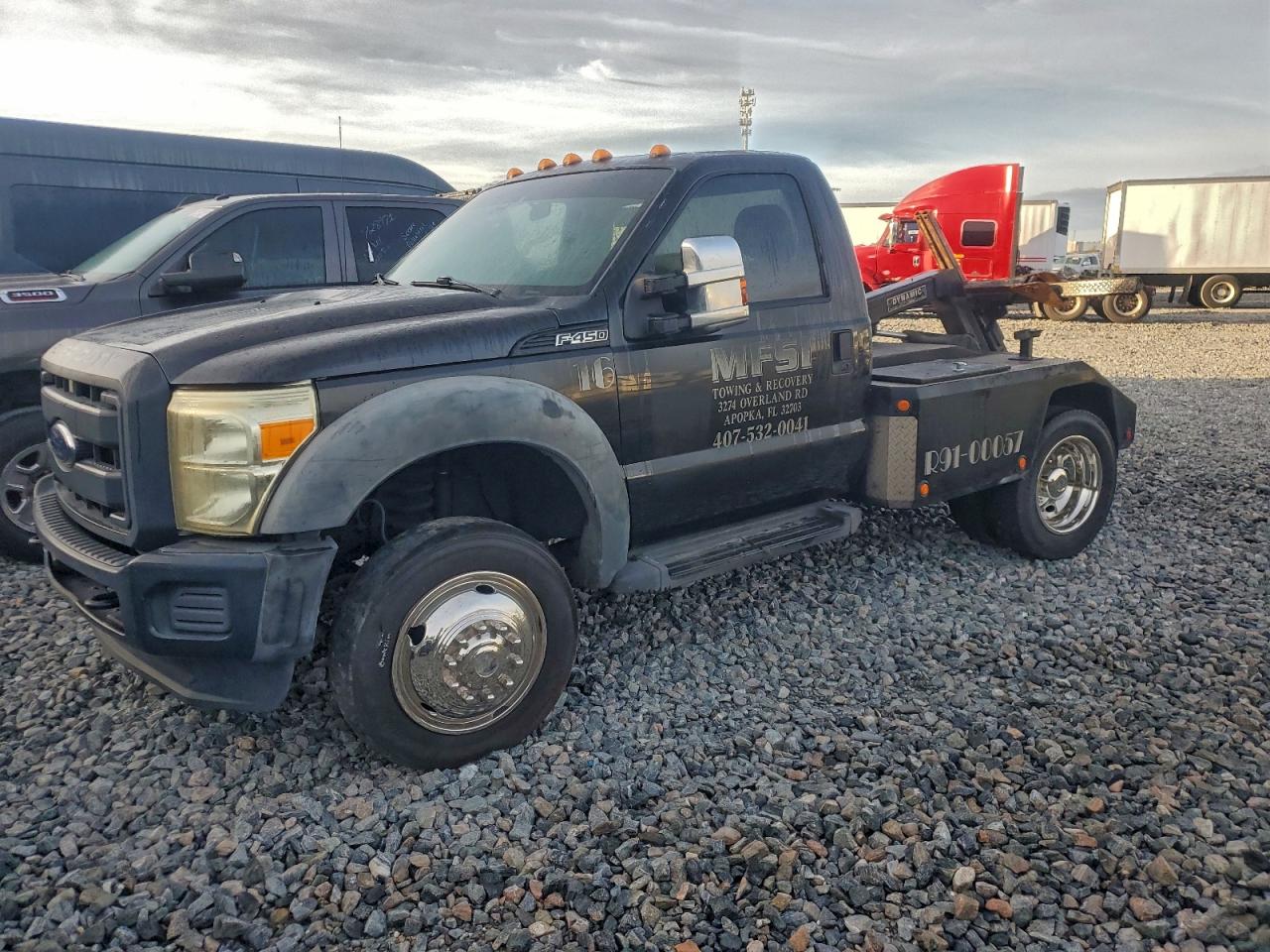 2013 Ford F-450, VIN 1FDGF4GY8DEB78307 — Undercarriage