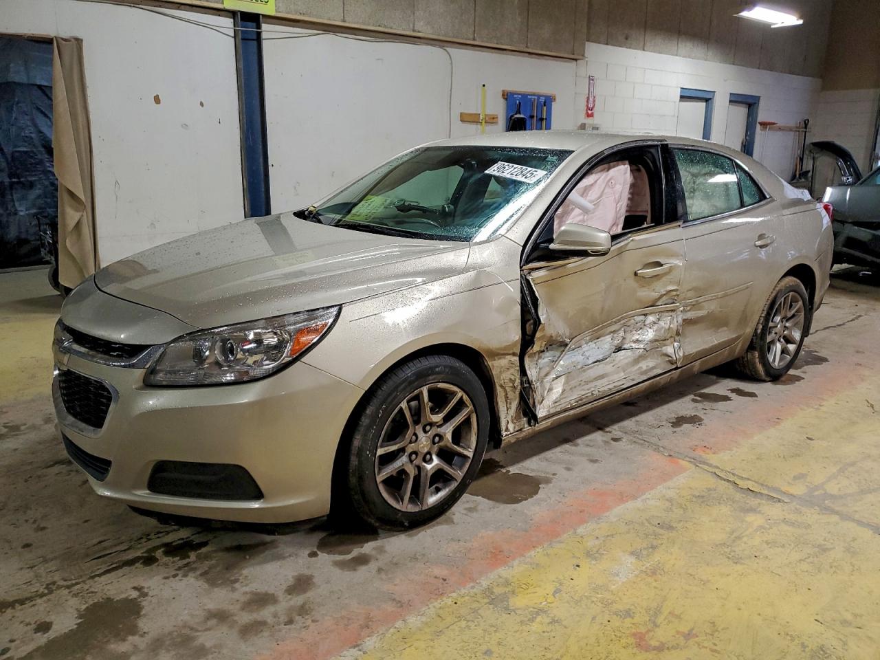 2015 Chevrolet Malibu LT, VIN 1G11C5SL3FF107204 — Side