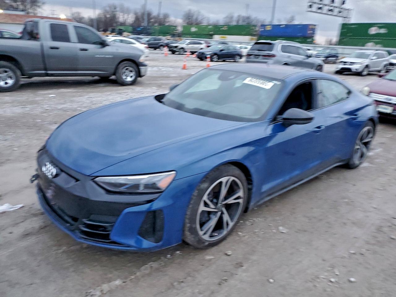 2022 Audi e-tron GT Premium Plus, VIN WAUCJBFW2N7001258 — Зад