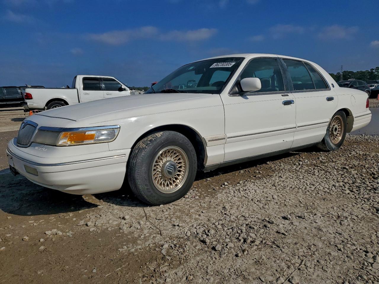 1996 Mercury Grand Marquis LS, VIN 2MELM75W0TX670630 — Пожар в моторном отсеке