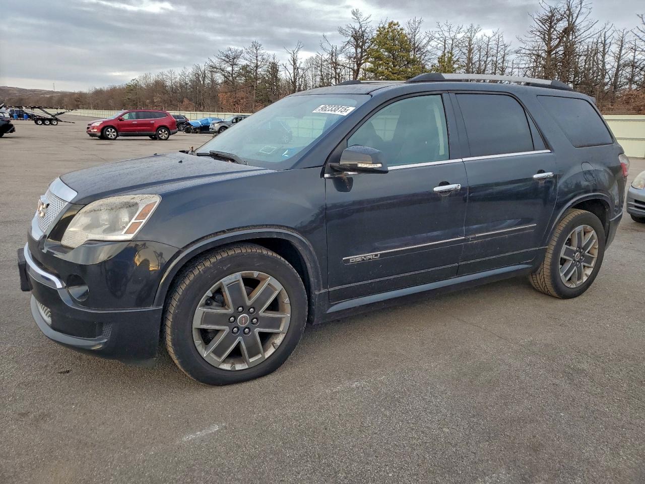 2011 GMC Acadia Denali, VIN 1GKKVTED3BJ373655 — Minor dents and scratches