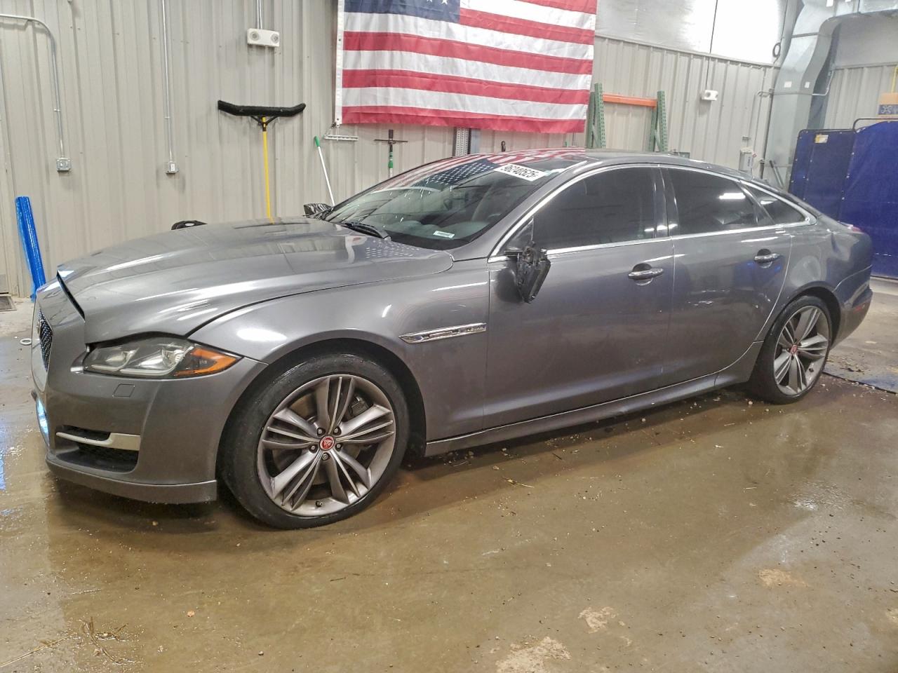 2016 Jaguar XJ Supercharged, VIN SAJWA1CEXGMW01280 — Roof