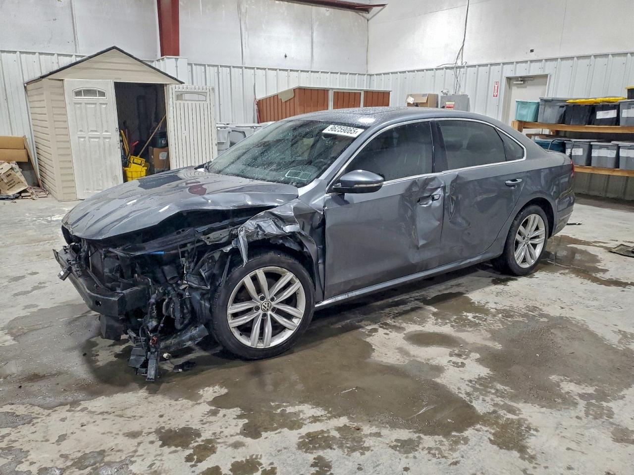 2018 Volkswagen Passat SE, VIN 1VWBA7A31JC021878 — Front end