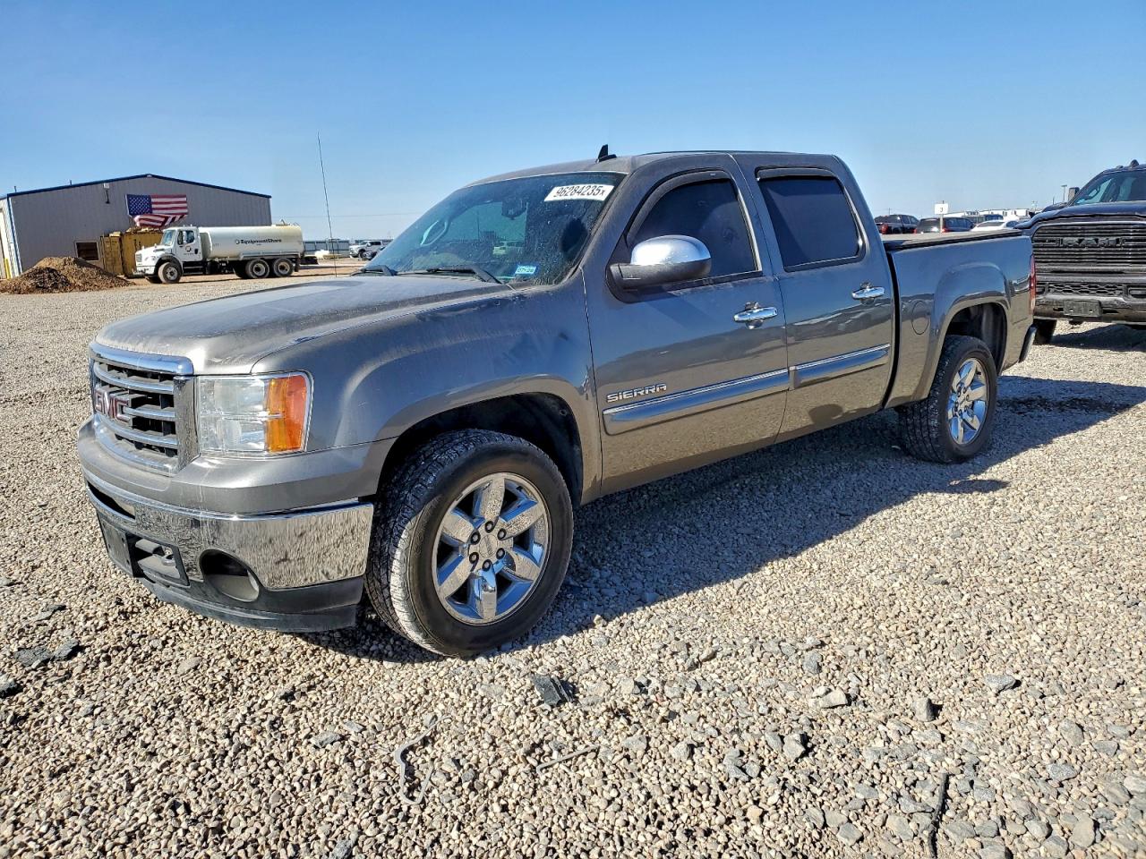 2013 GMC Sierra 1500 SLE, VIN 3GTP1VE05DG244973 — Side