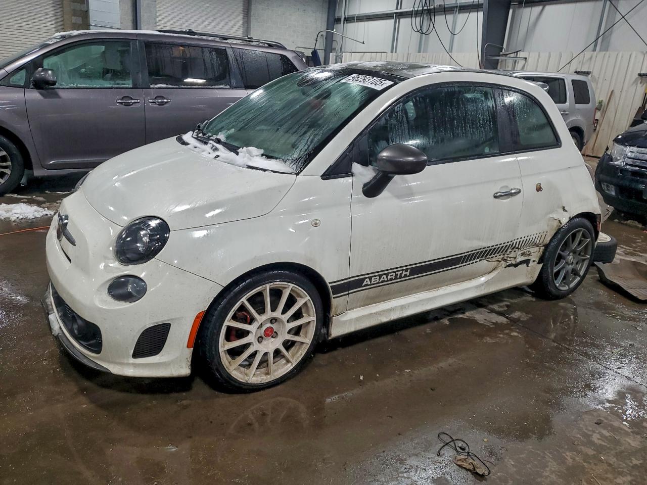 2014 FIAT 500 GQ Edition, VIN 3C3CFFJH7ET225792 — Side