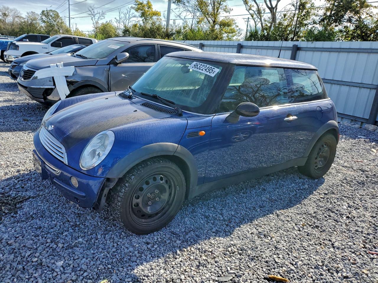 2002 MINI Hardtop, VIN WMWRC33482TC38159 — Front end